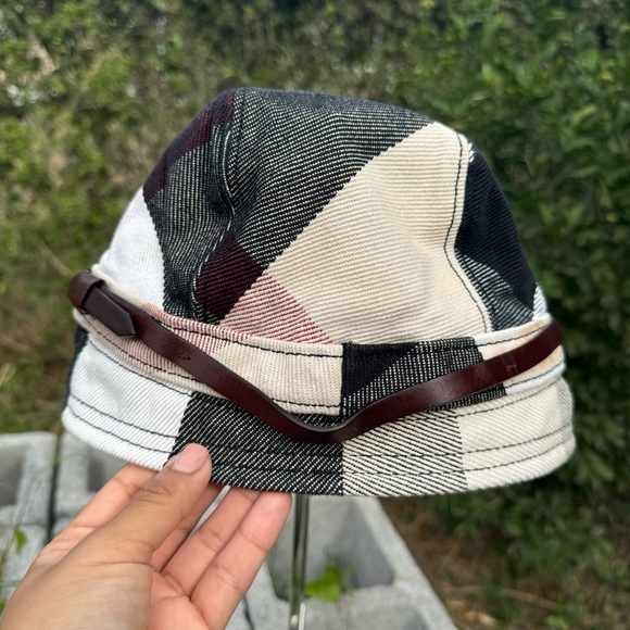 BURBERRY Authentic House Check Bucket Hat - Picture 2 of 10